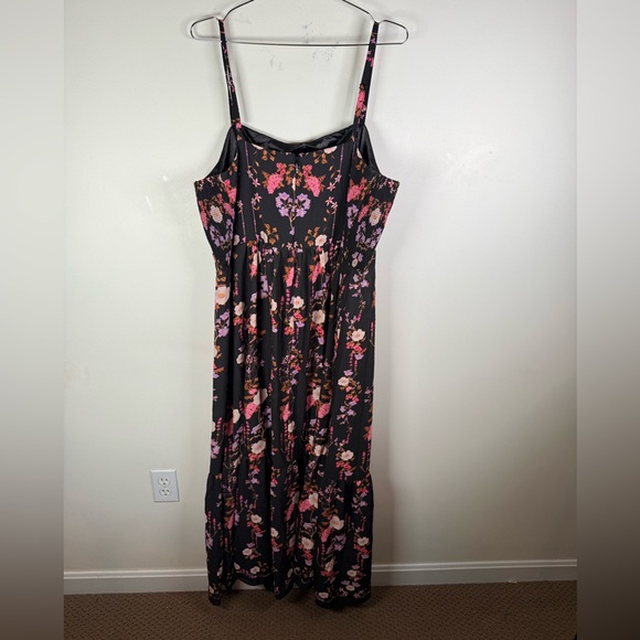City Chic Black Floral Maxi Dress with Smocked Panels - Picture 3 of 10